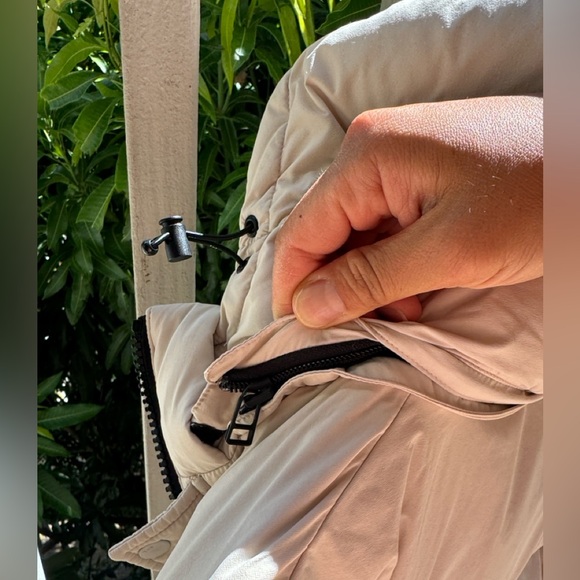 Aritzia TNA Super Puff Cream Jacket - Picture 8 of 16